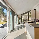 4 Bedroom Pet-friendly In *