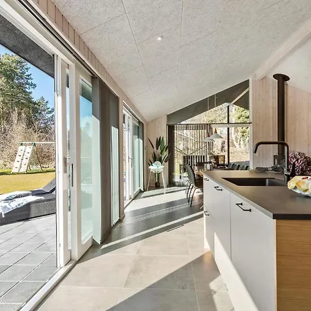 4 Bedroom Pet-friendly In *