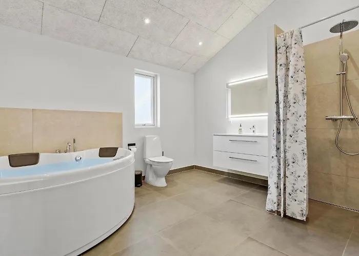 4 Bedroom Pet-friendly In *