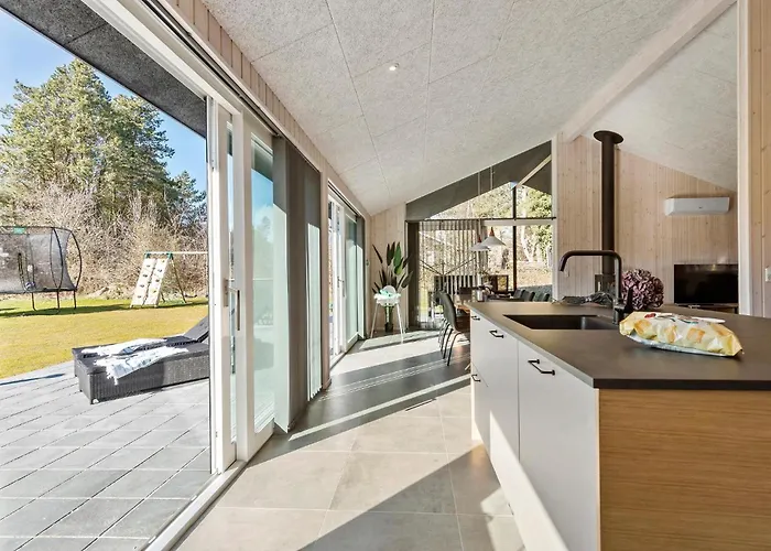 4 Bedroom Pet-friendly In *