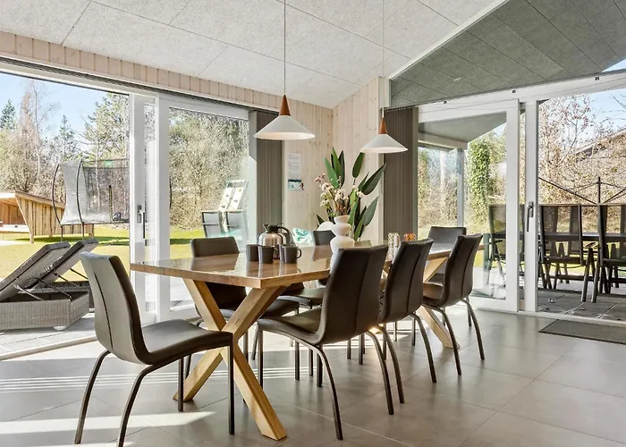 Semesterbostad 4 Bedroom Pet-friendly In