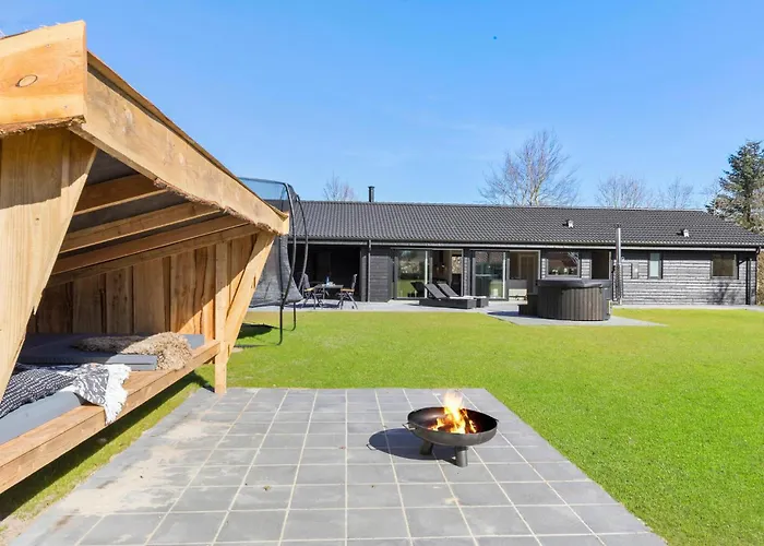 4 Bedroom Pet-friendly In *
